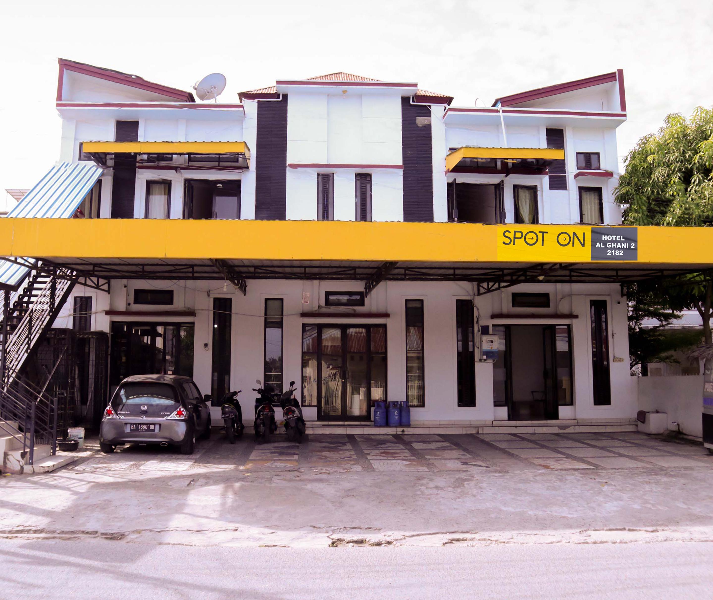 Spot On 2182 Al-Ghani 2 Syariah Hotel Padang  Exterior photo